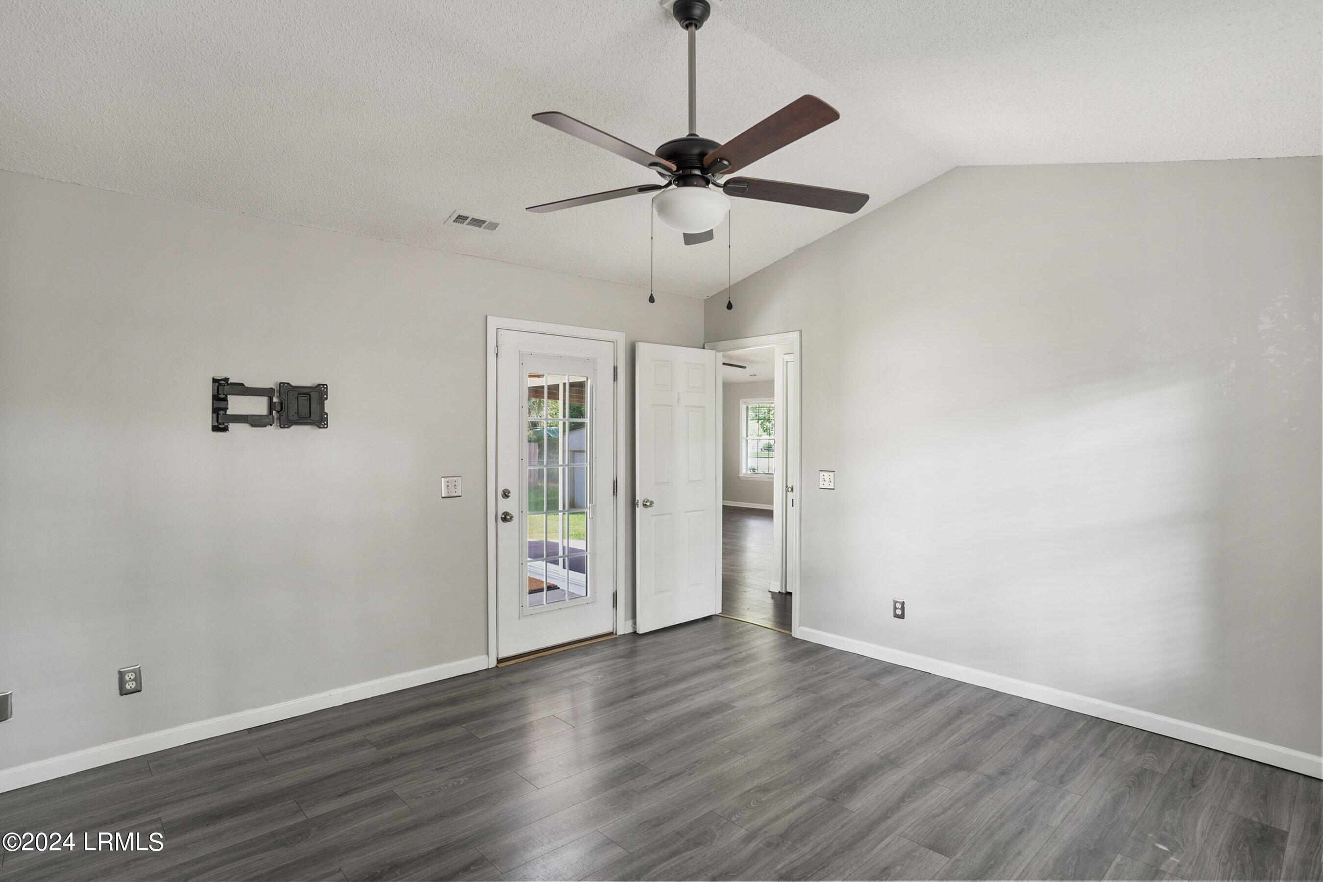 63 Blacksmith Circle Beaufort, SC 29906 - Photo 21 of 32 DSC01682-95.jpg-SMALL