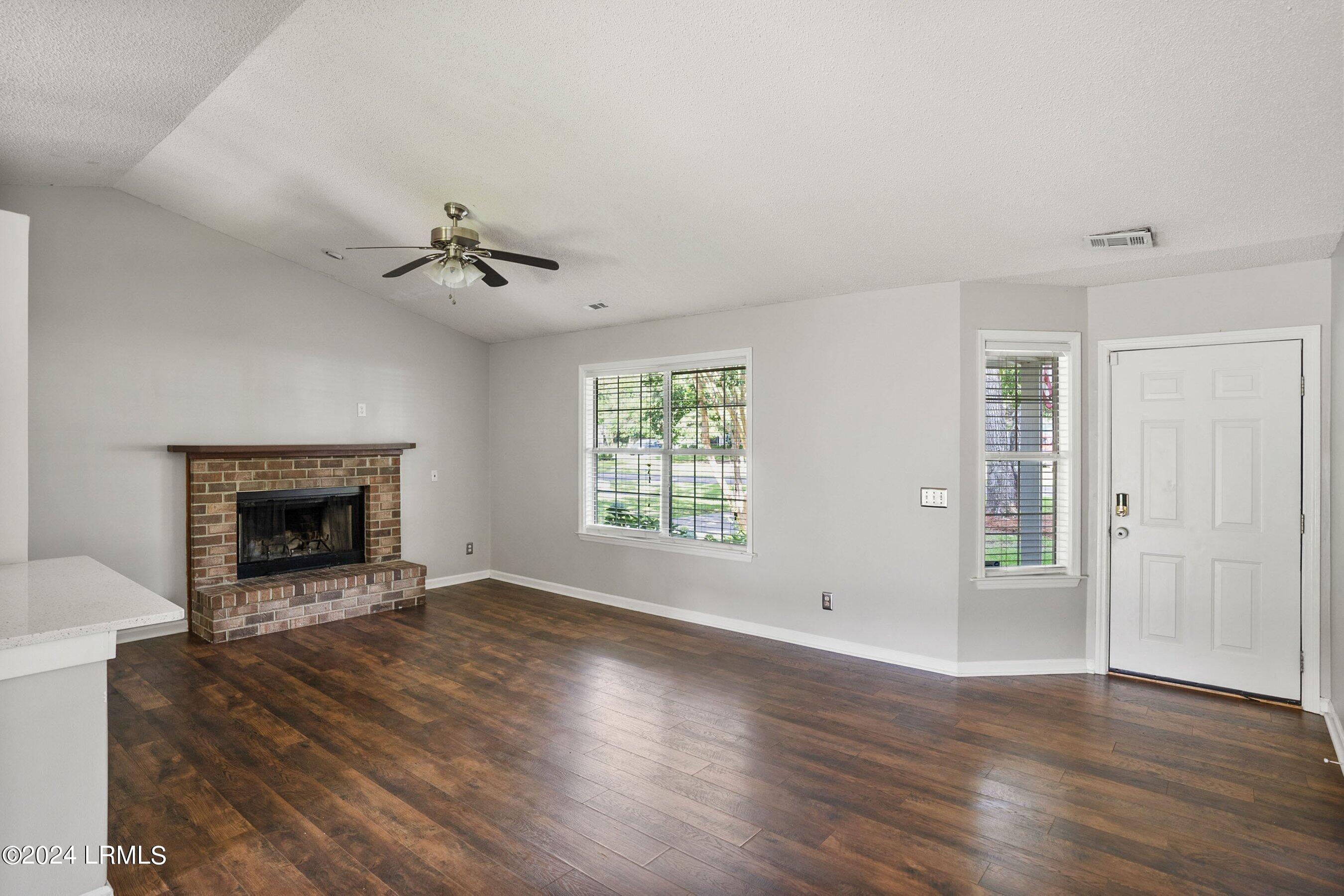 63 Blacksmith Circle Beaufort, SC 29906 - Photo 5 of 32 DSC01612-25.jpg-SMALL