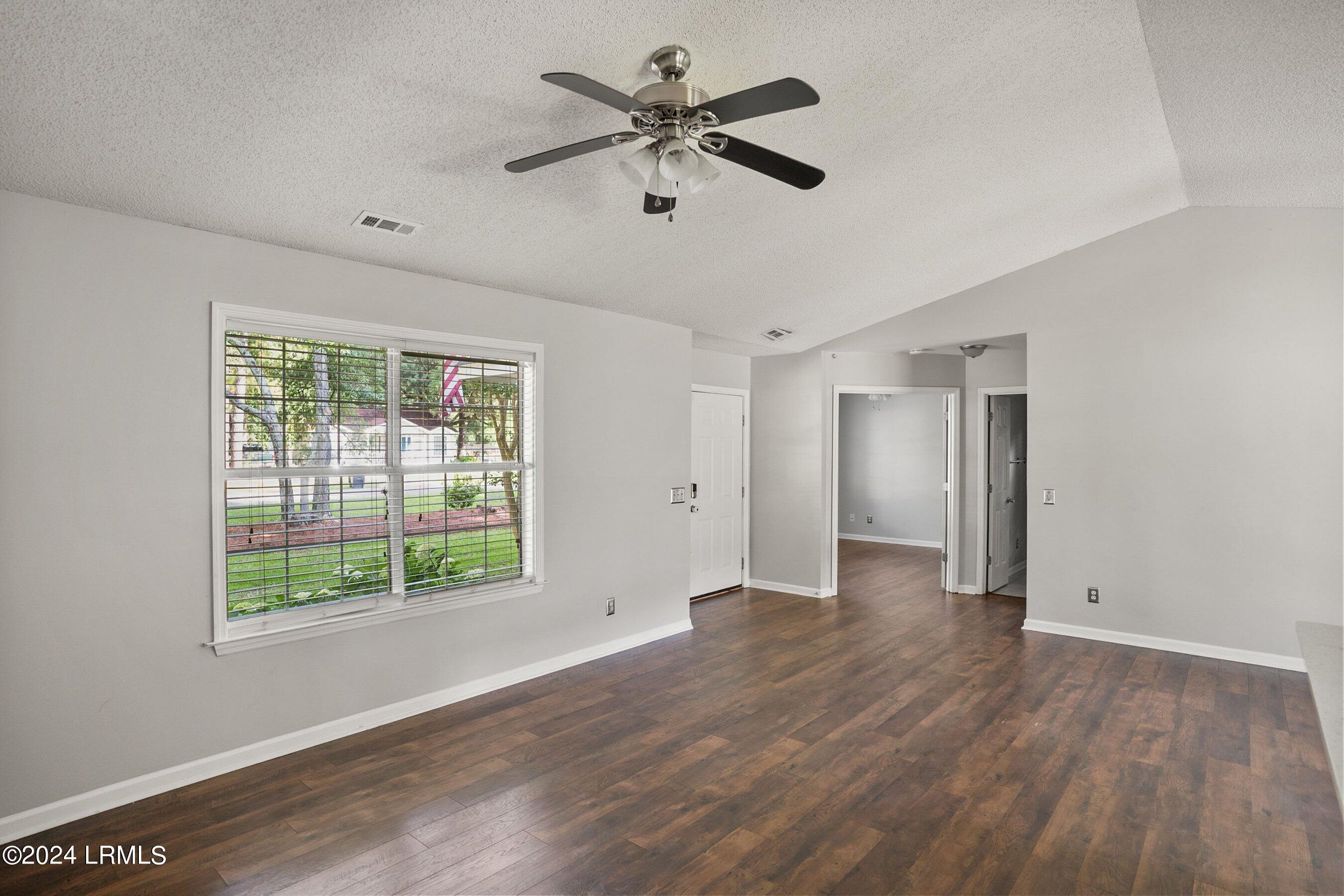 63 Blacksmith Circle Beaufort, SC 29906 - Photo 9 of 32 DSC01622-35.jpg-SMALL