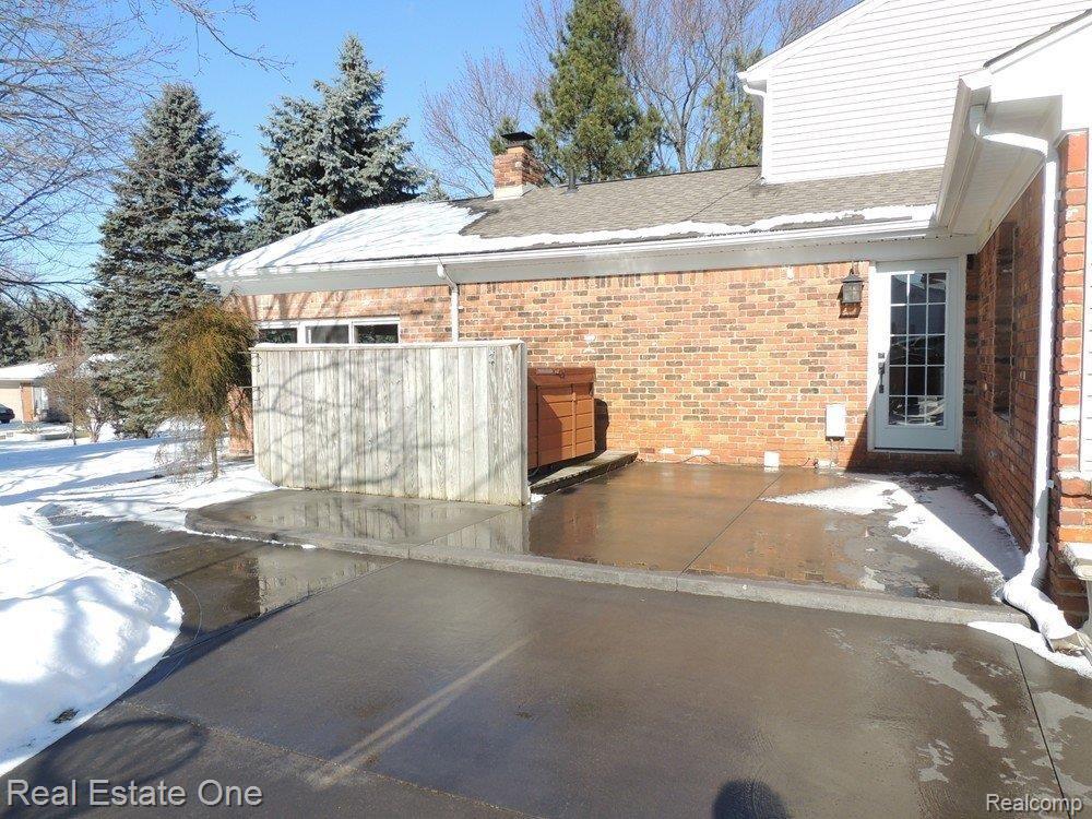 5188 Aintree Road Rochester, MI 48306 - Photo 23 of 25 BACK ENTRY