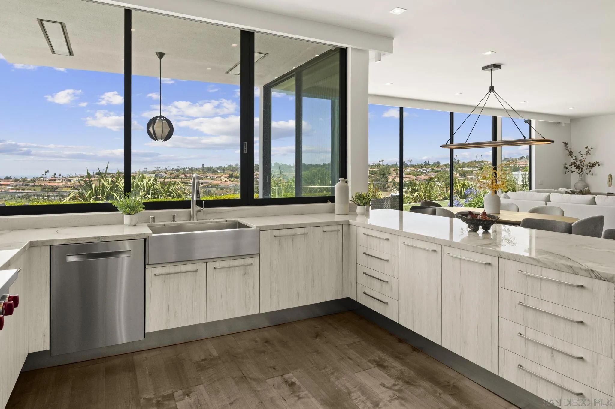 5594 Soledad Road La Jolla, CA 92037 - Photo 10 of 33