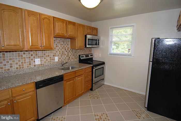 4922 Fable Street Capitol Heights, MD 20743 - Photo 11 of 27 Kitchen