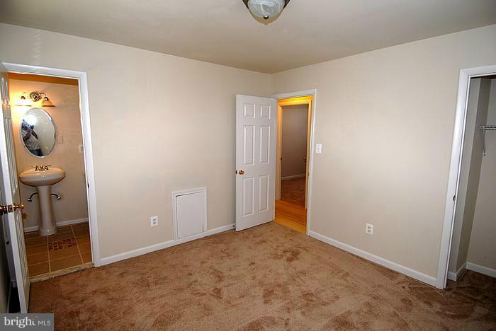 4922 Fable Street Capitol Heights, MD 20743 - Photo 16 of 27 Bedroom (Master)