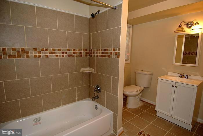 4922 Fable Street Capitol Heights, MD 20743 - Photo 19 of 27 Bath (Master)