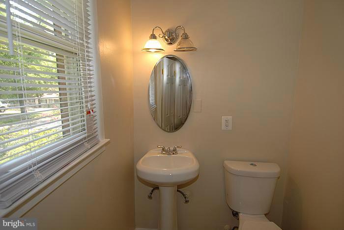 4922 Fable Street Capitol Heights, MD 20743 - Photo 21 of 27 Bath