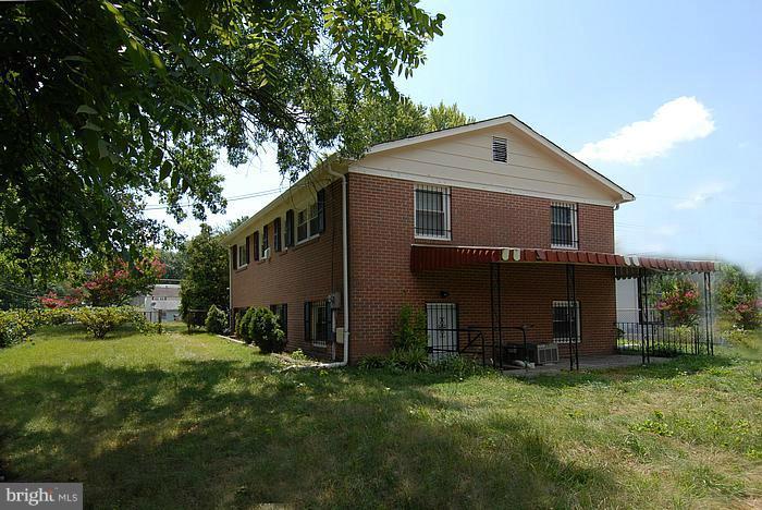 4922 Fable Street Capitol Heights, MD 20743 - Photo 4 of 27 Exterior (Rear)