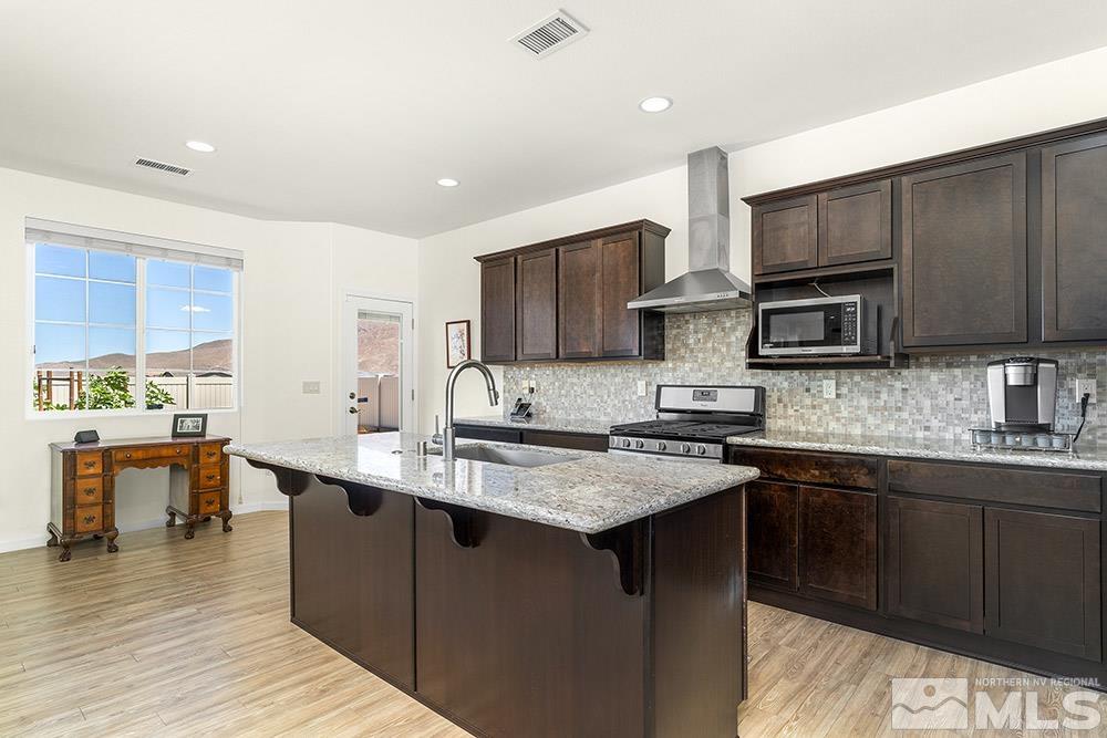 2415 Makenna Drive Reno, NV 89521 - Photo 8 of 38 Photo 8
