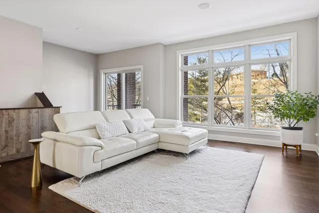 $550,000 | 336 Spring Street, St. Paul, MN 55102