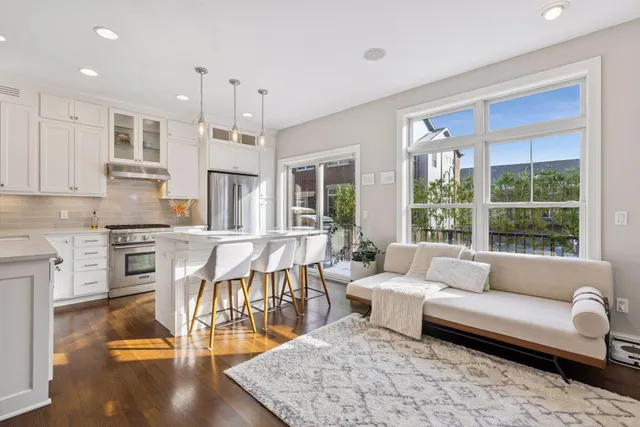 $550,000 | 336 Spring Street, St. Paul, MN 55102