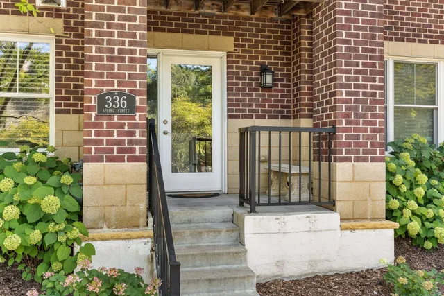 $550,000 | 336 Spring Street, St. Paul, MN 55102