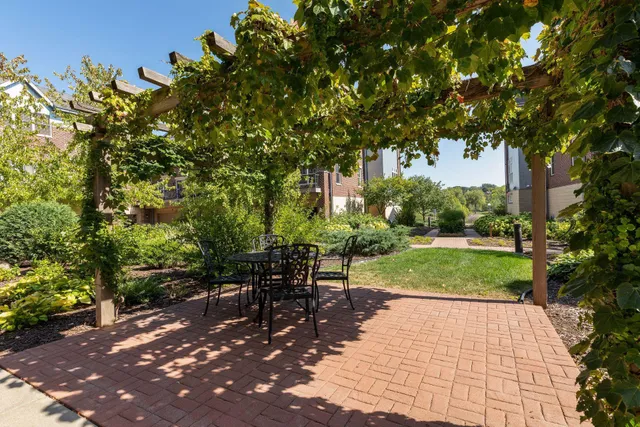 $550,000 | 336 Spring Street, St. Paul, MN 55102