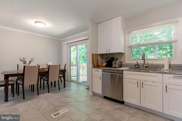 $2,850 | 12112 Amblewood Drive, Laurel, MD 20708