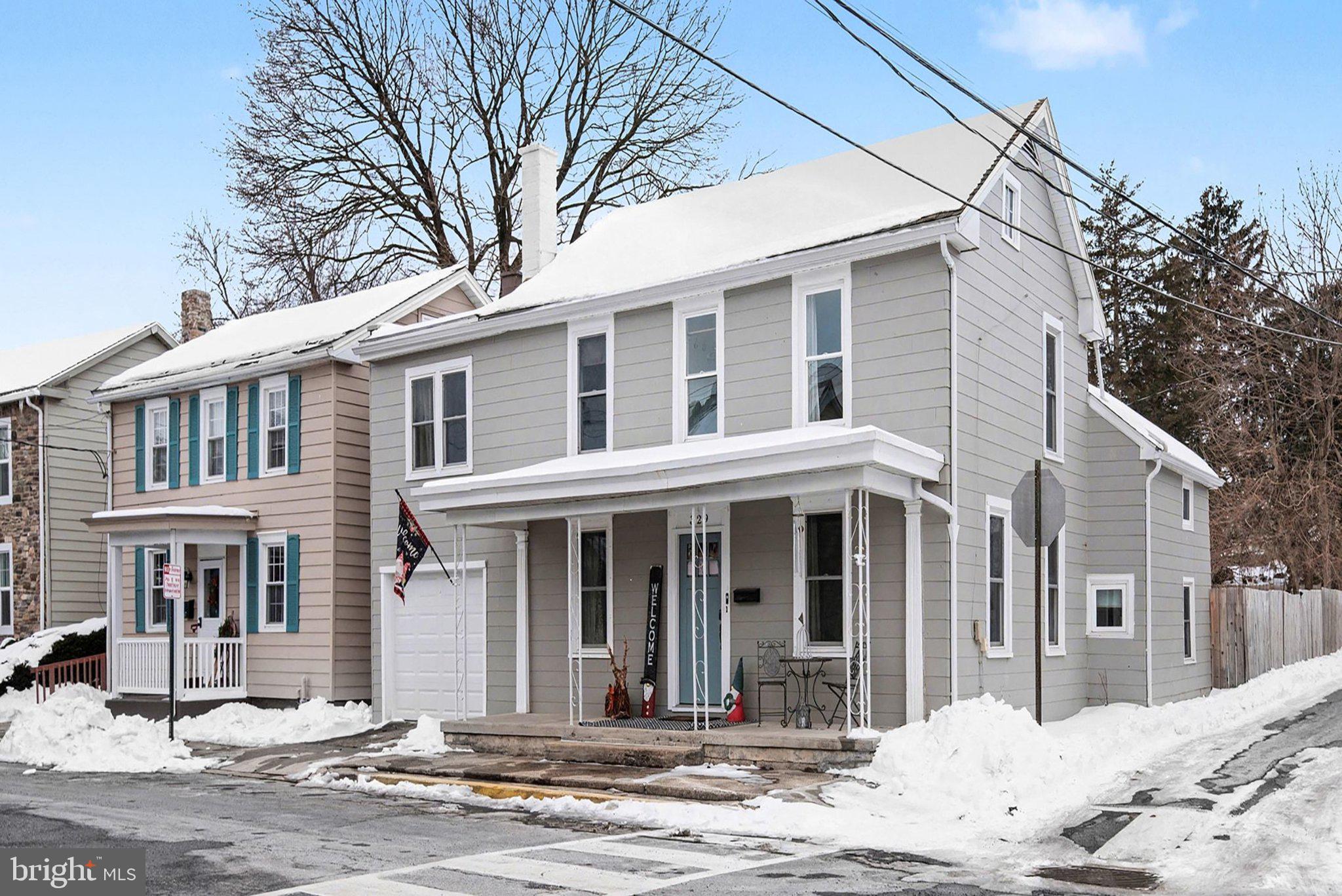 329 Chestnut Street Mount Holly Springs, PA 17065 - Photo 2 of 30