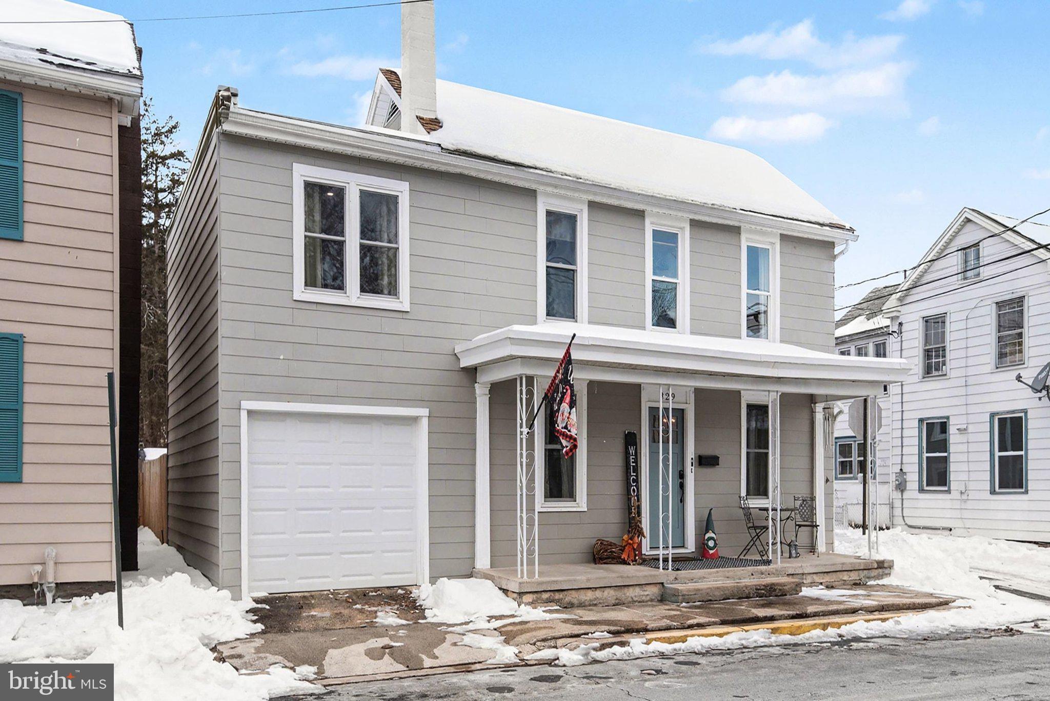 329 Chestnut Street Mount Holly Springs, PA 17065 - Photo 3 of 30