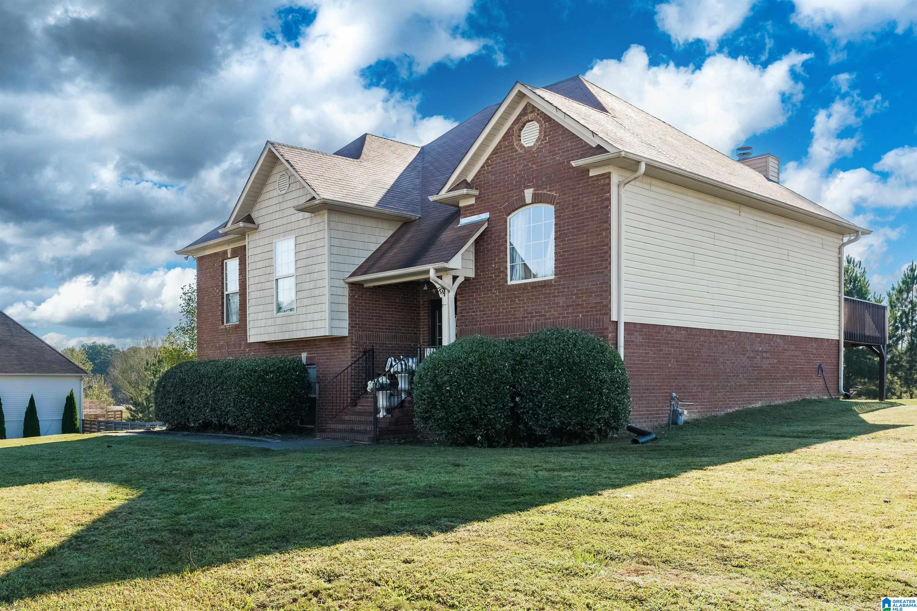 710 Ridgefield Way Odenville, AL 35120 - Photo 2 of 27