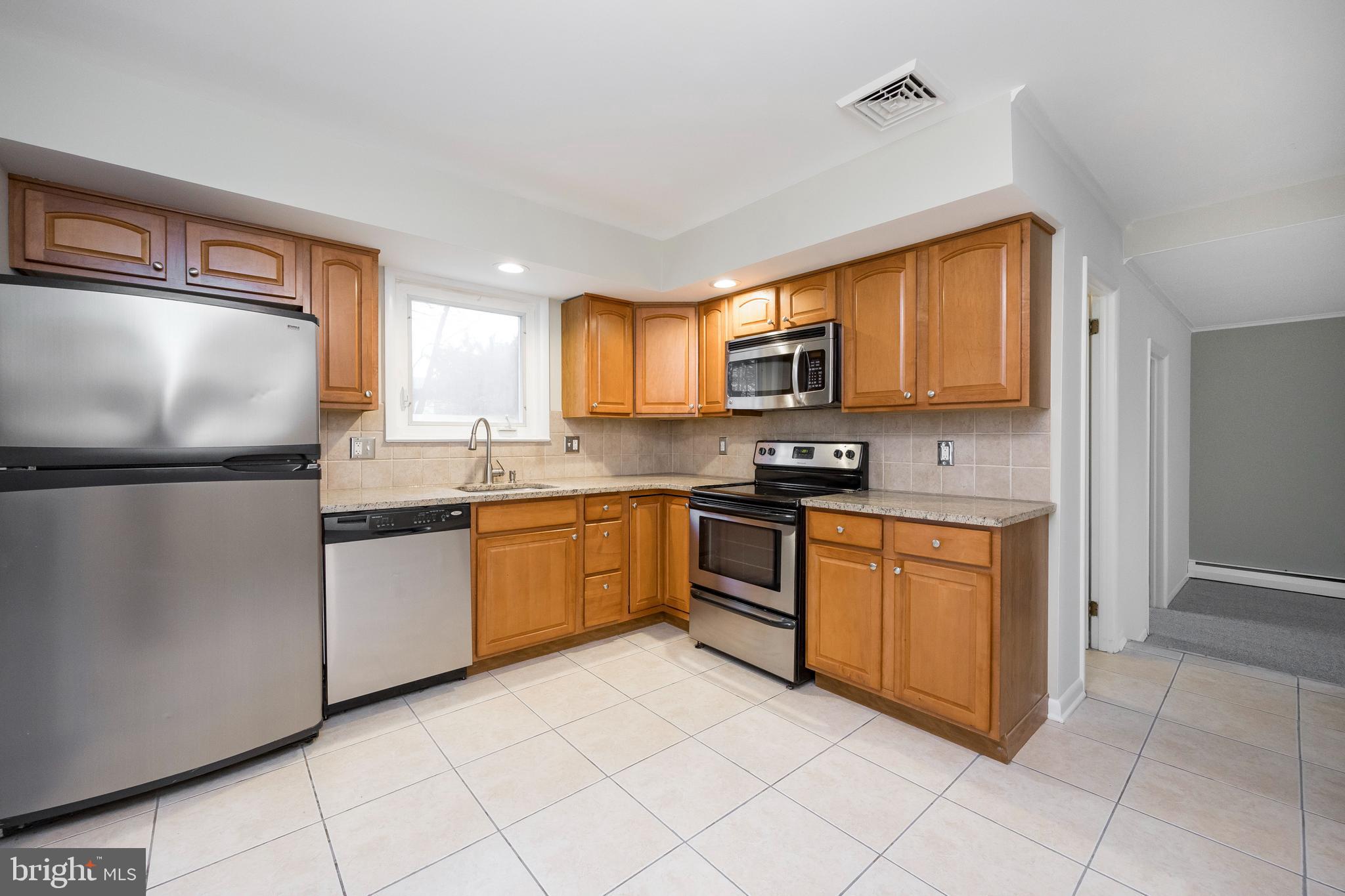 2777 Lantern Lane Audubon, PA 19403 - Photo 19 of 31 Eat in Kitchen w/stainless steel appliances