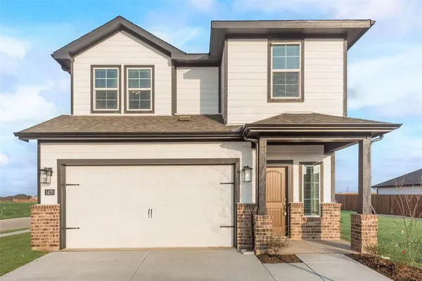 a view of an entrance of the house