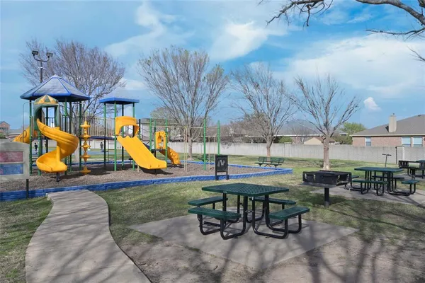 $265,000 | 328 Saddlebrook Drive, Krum, TX 76249
