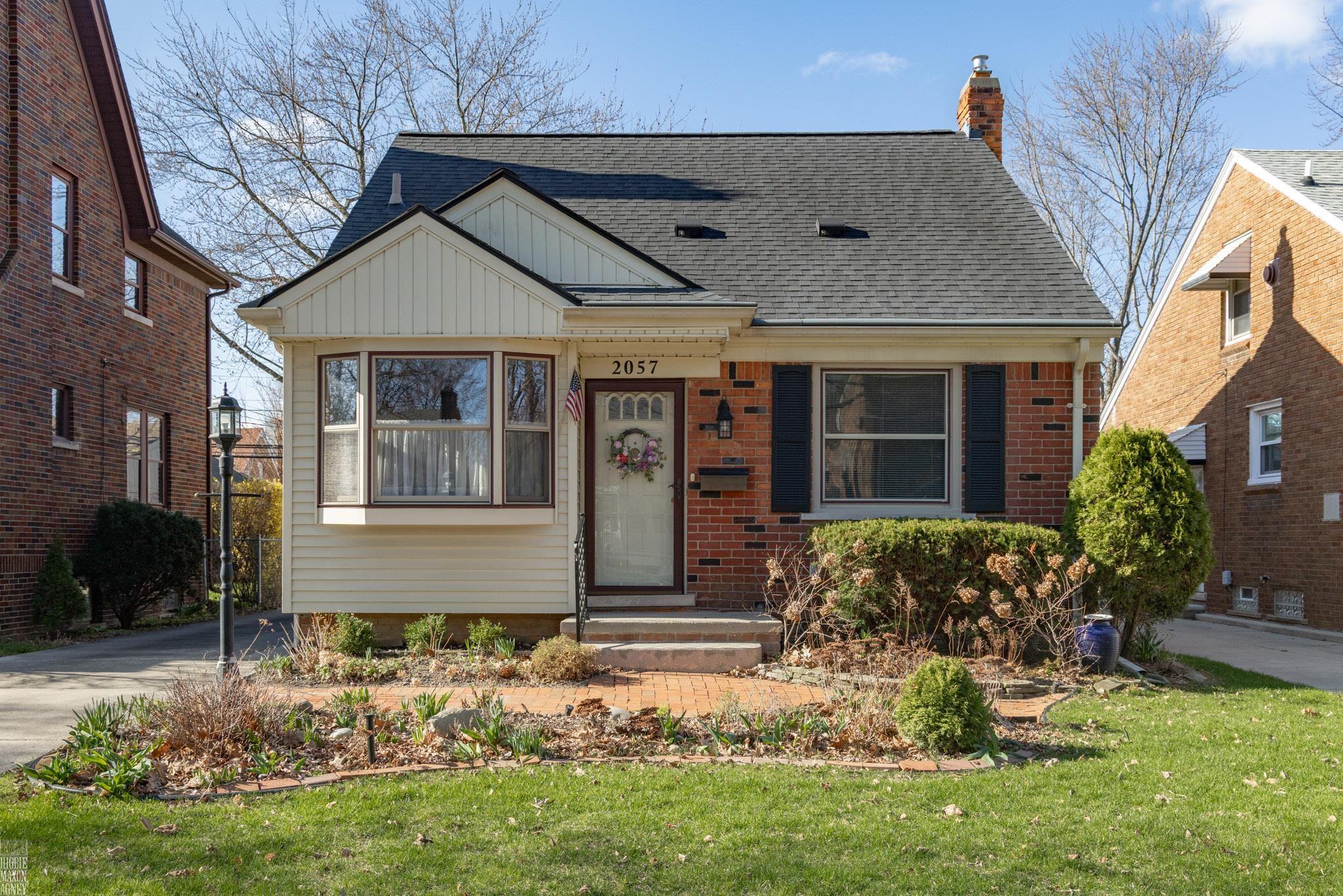 2057 Hawthorne Road Grosse Pointe, MI 48236 - Photo 1 of 43 50171177-e2393c9b-fb12-4c2d-b279-c6cc6a57fcbd.JPG