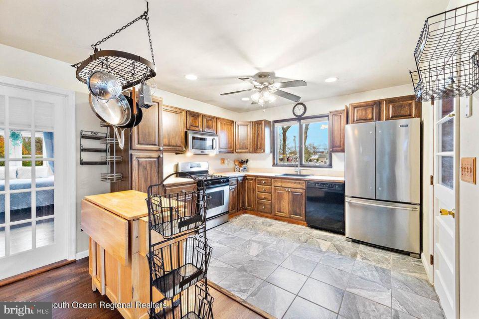 81 Marine Road Waretown, NJ 08758 - Photo 5 of 51 Gallery Image 5