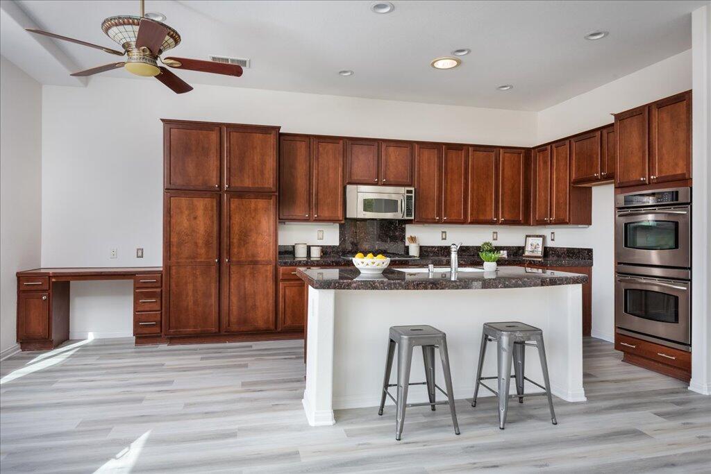 79939 Castille Drive La Quinta, CA 92253 - Photo 8 of 37 08-Kitchen
