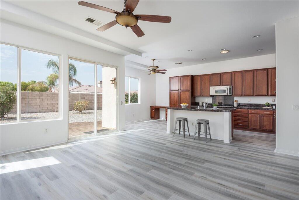 79939 Castille Drive La Quinta, CA 92253 - Photo 9 of 37 09-Kitchen
