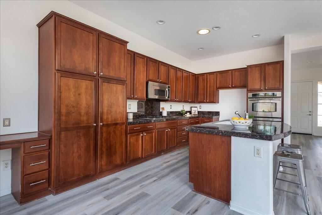 79939 Castille Drive La Quinta, CA 92253 - Photo 10 of 37 10-Kitchen