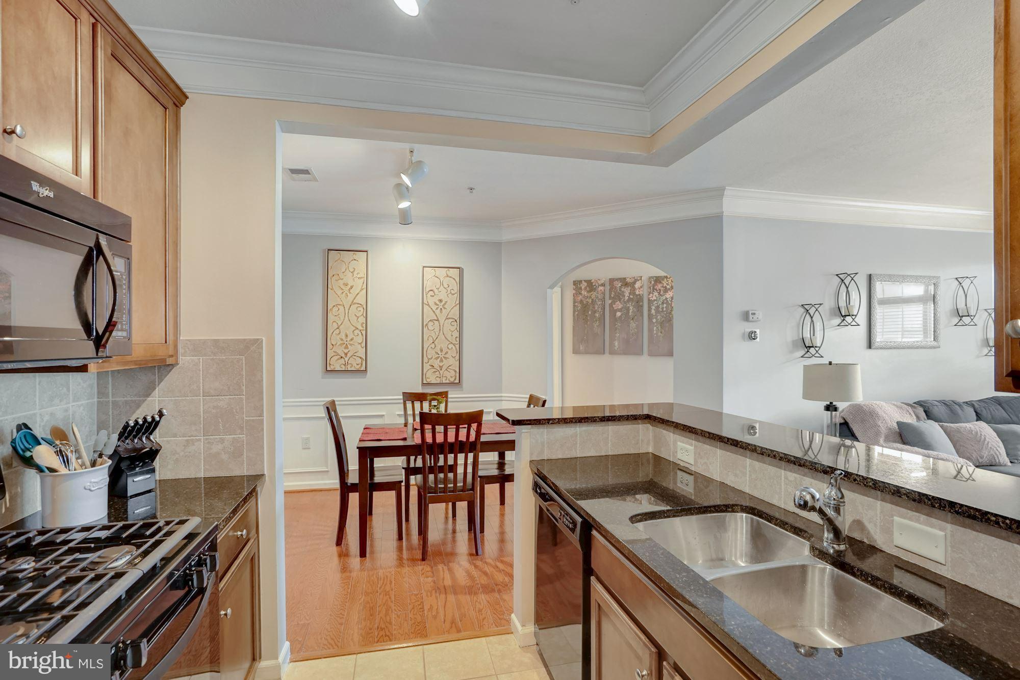 508 Sunset View Terrace Southeast, Unit 302 Leesburg, VA 20175 - Photo 12 of 19
