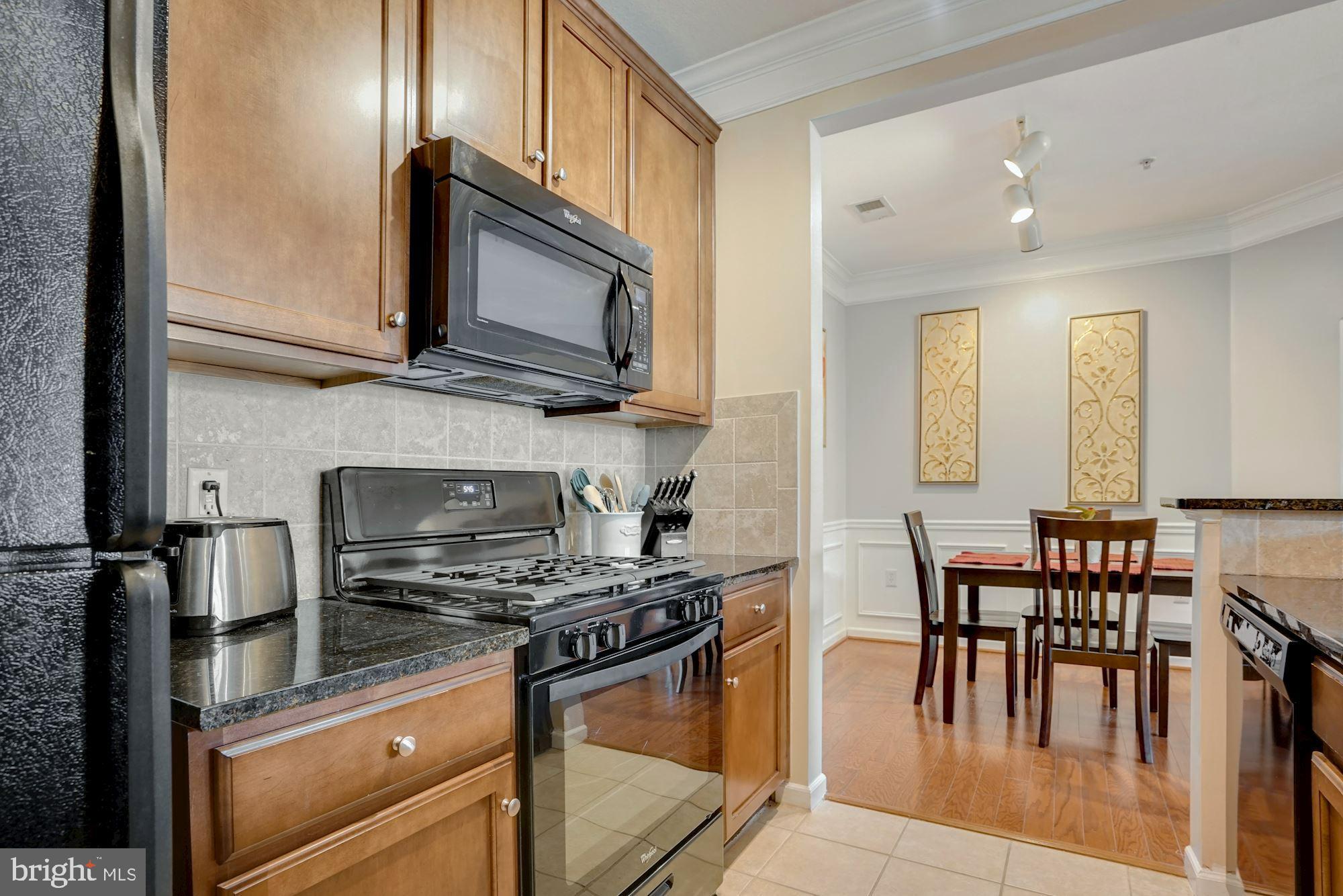 508 Sunset View Terrace Southeast, Unit 302 Leesburg, VA 20175 - Photo 13 of 19