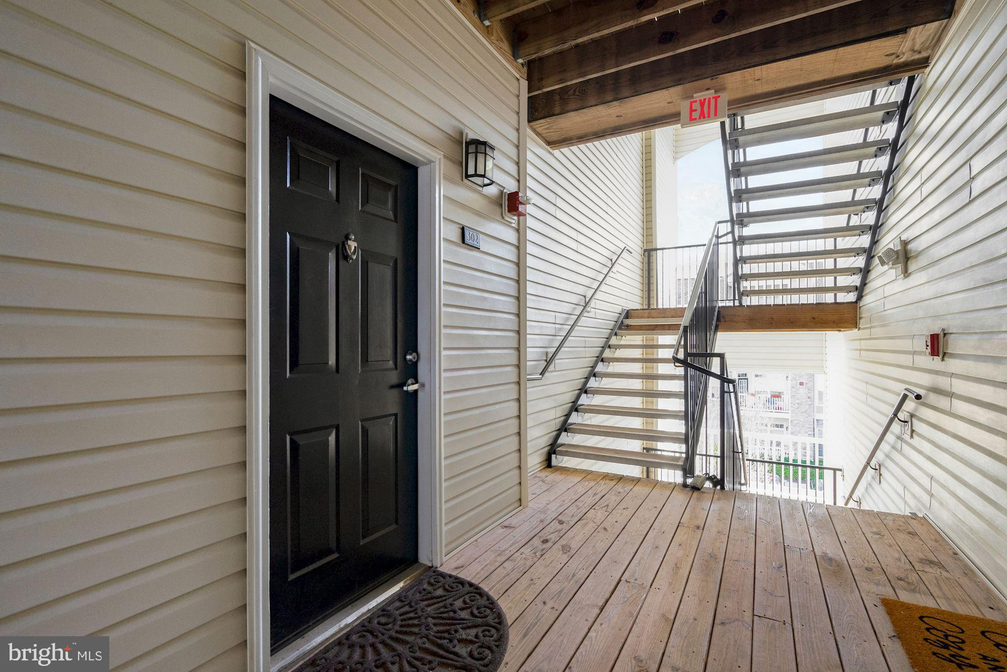 508 Sunset View Terrace Southeast, Unit 302 Leesburg, VA 20175 - Photo 3 of 19