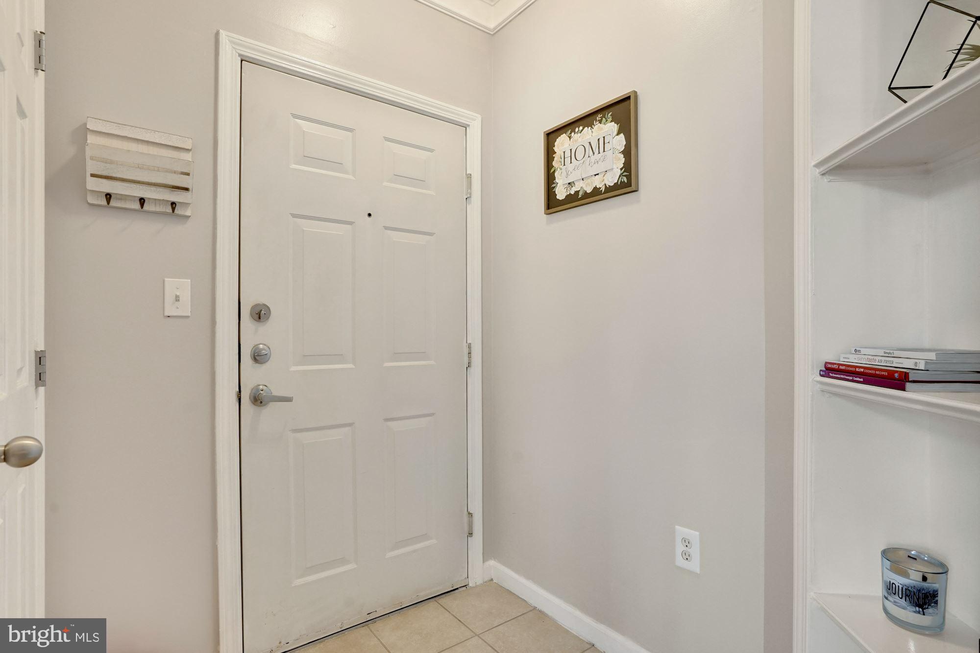 508 Sunset View Terrace Southeast, Unit 302 Leesburg, VA 20175 - Photo 4 of 19