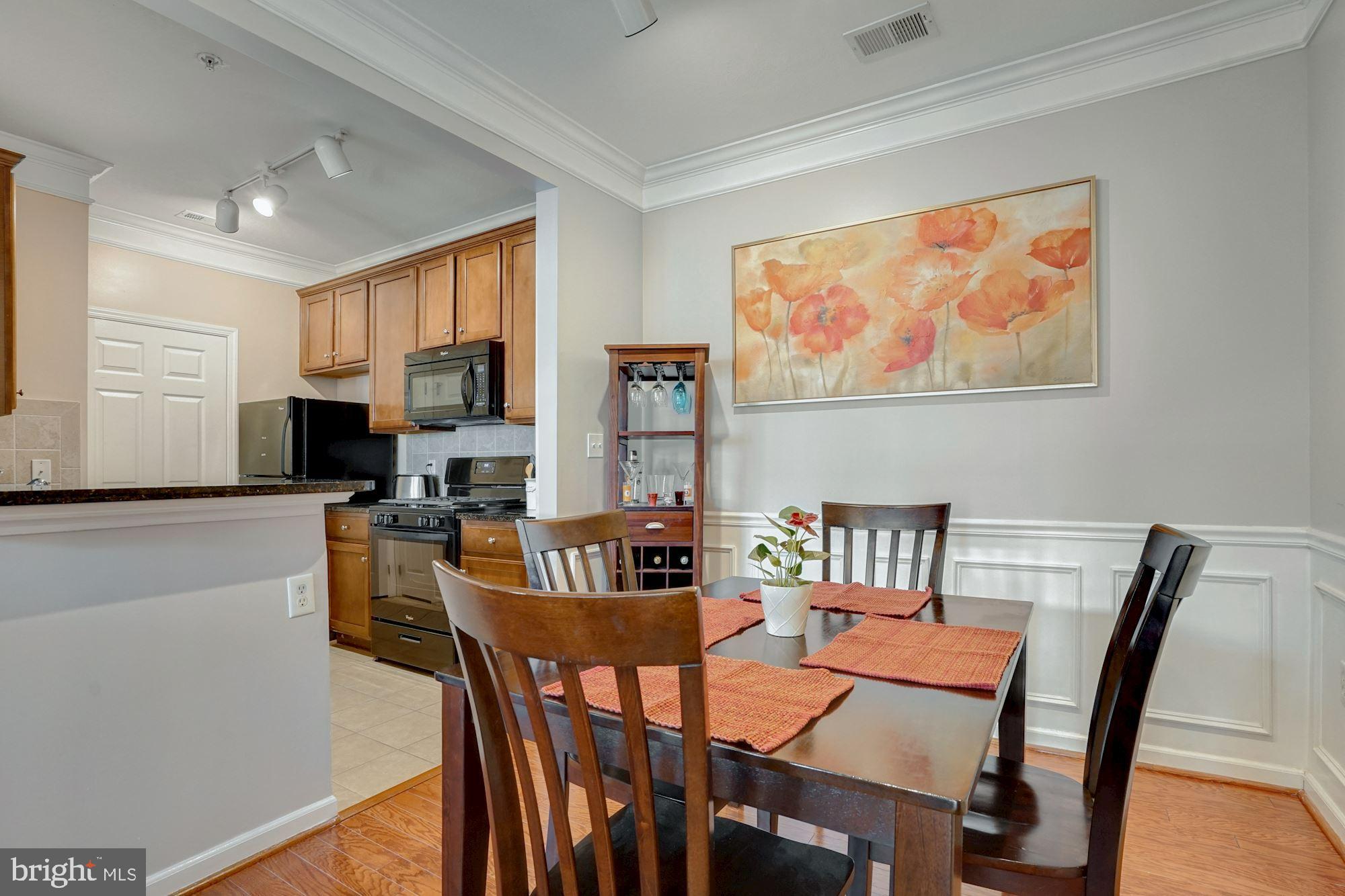 508 Sunset View Terrace Southeast, Unit 302 Leesburg, VA 20175 - Photo 9 of 19