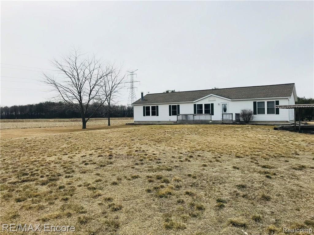 14218 Stuart Road Chesaning, MI 48616 - Photo 3 of 44 BUILT 2001