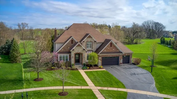 $775,000 | 40-w898 Fox Creek Drive, St. Charles, IL 60175