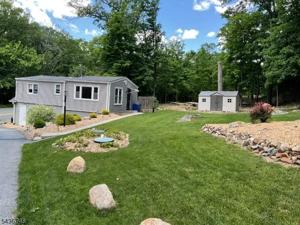 $2,300 | 470 Macopin Road, West Milford, NJ 07480