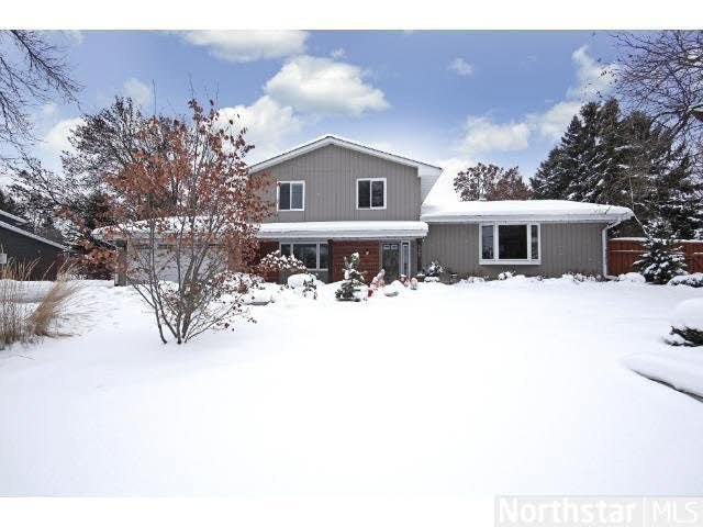 688 County Rd B East Maplewood, MN 55117 - Photo 1 of 18 Gallery Image 1
