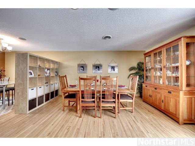 688 County Rd B East Maplewood, MN 55117 - Photo 4 of 18 Gallery Image 4