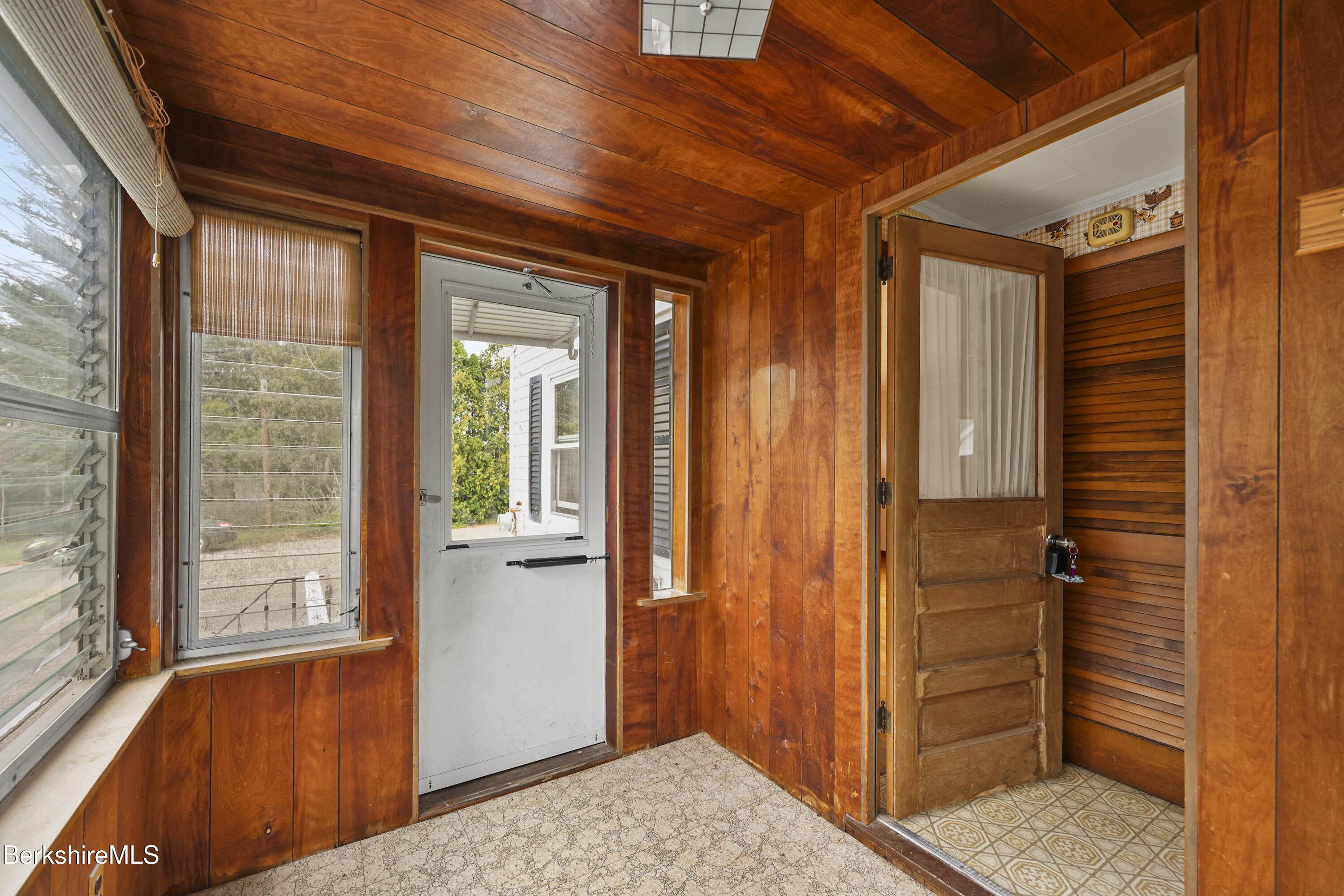 34 Anthony Street Adams, MA 01220 - Photo 17 of 27 97 Mud Room