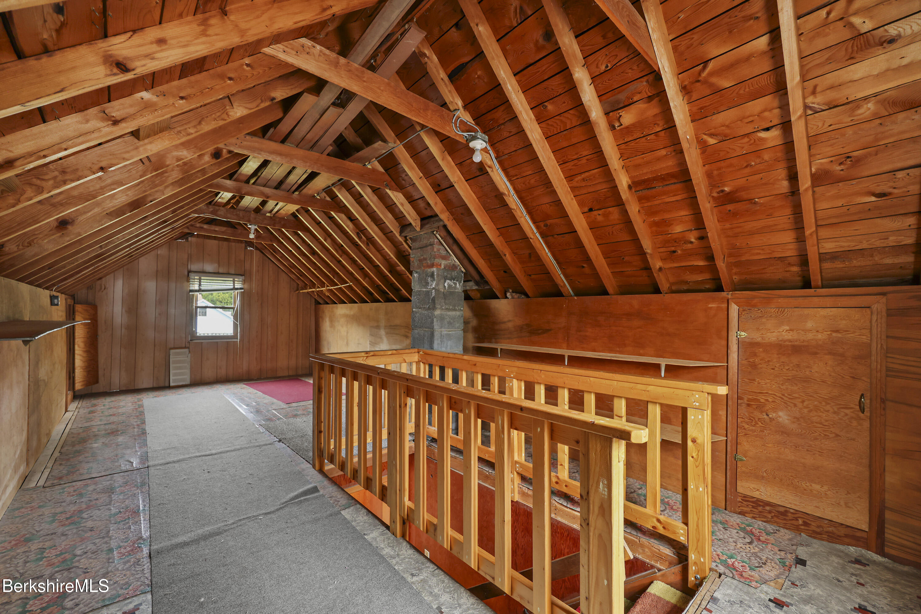 34 Anthony Street Adams, MA 01220 - Photo 18 of 27 100 Second Floor