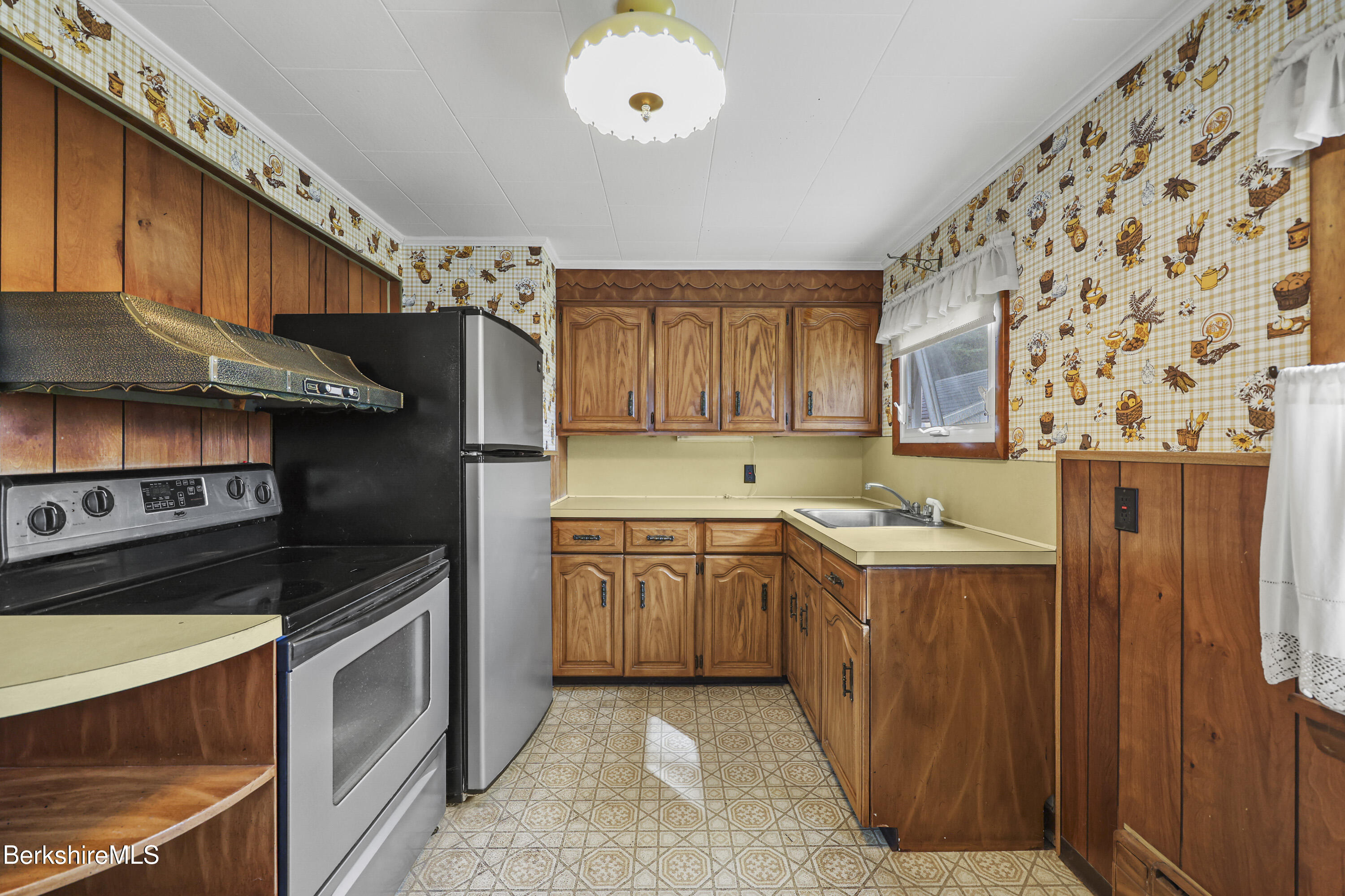 34 Anthony Street Adams, MA 01220 - Photo 8 of 27 45 Kitchen