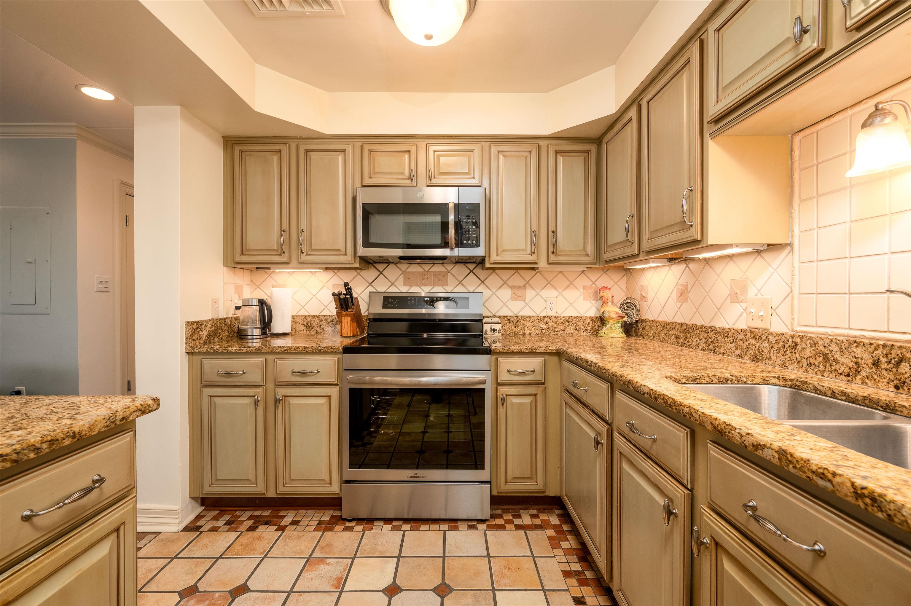 655 Riverside Drive, Unit 801 Memphis, TN 38103 - Photo 10 of 35