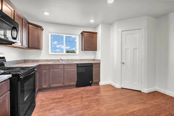 $1,625 | 21155 Gosling Road, Unit 16B, Spring, TX 77388