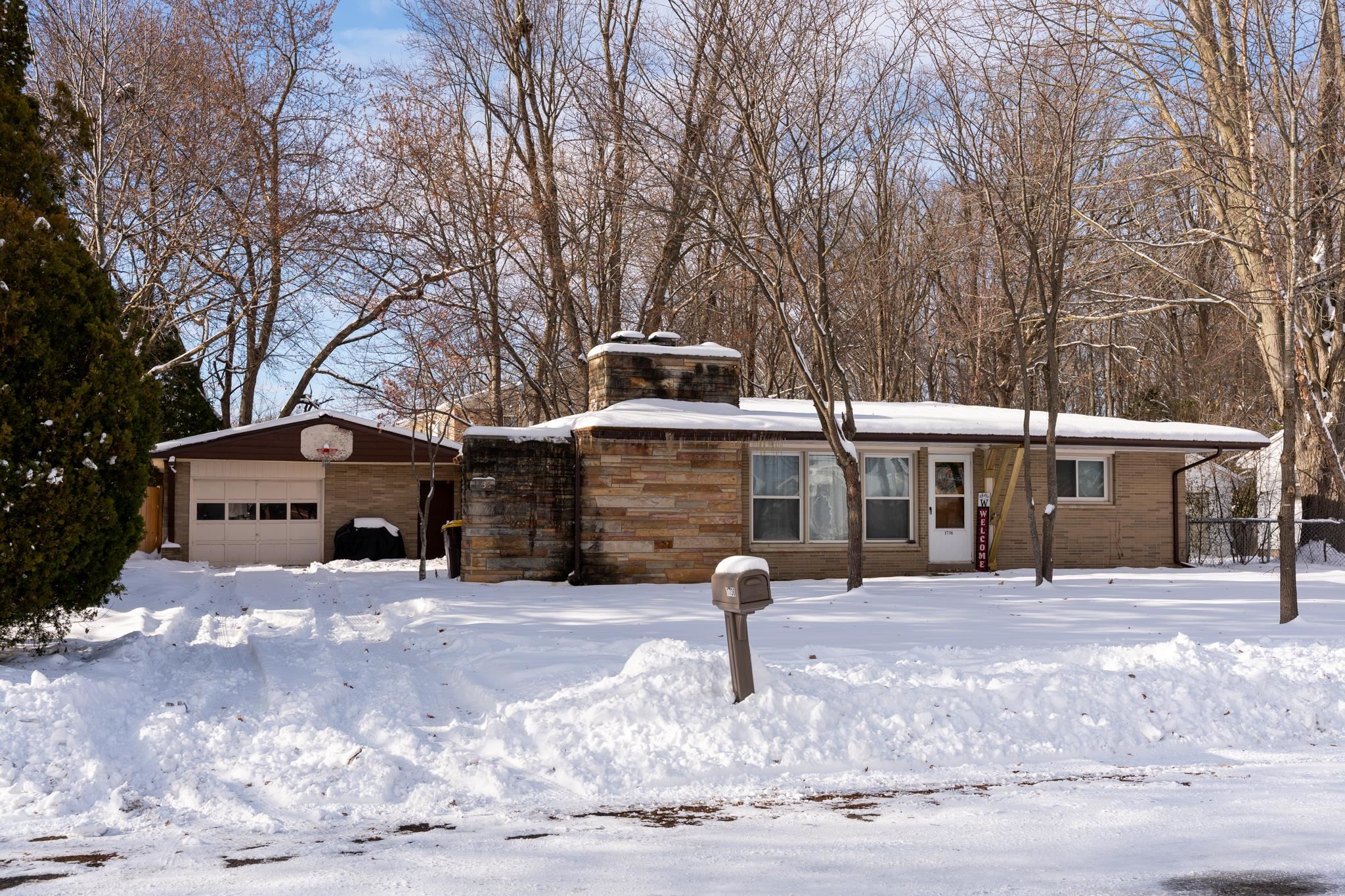 1736 South Stockman Road Mount Pleasant, MI 48858 - Photo 1 of 27 1941130-b1797605-394f-426c-b204-a6c82a3fc639.JPG