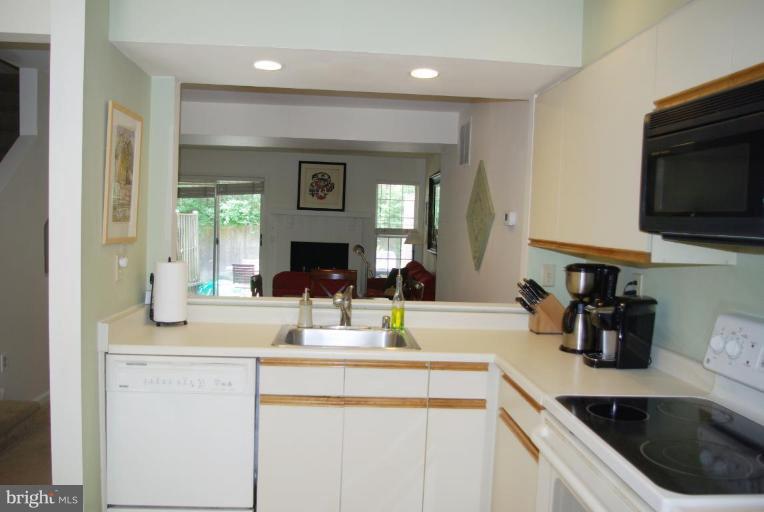 2115 Derby Ridge Lane, Unit 23 Silver Spring, MD 20910 - Photo 2 of 20 Kitchen #2