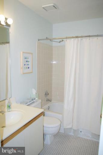 2115 Derby Ridge Lane, Unit 23 Silver Spring, MD 20910 - Photo 16 of 20 Bath #1