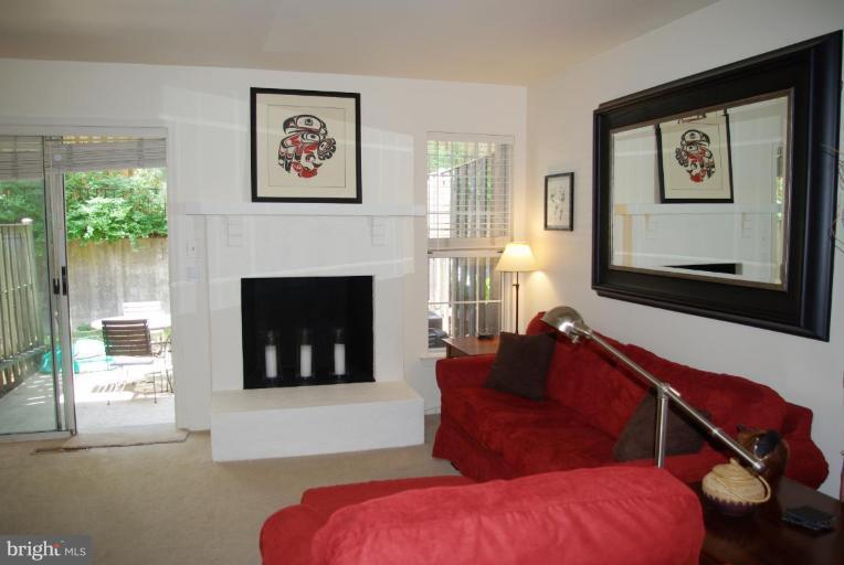 2115 Derby Ridge Lane, Unit 23 Silver Spring, MD 20910 - Photo 7 of 20 Living Room #2