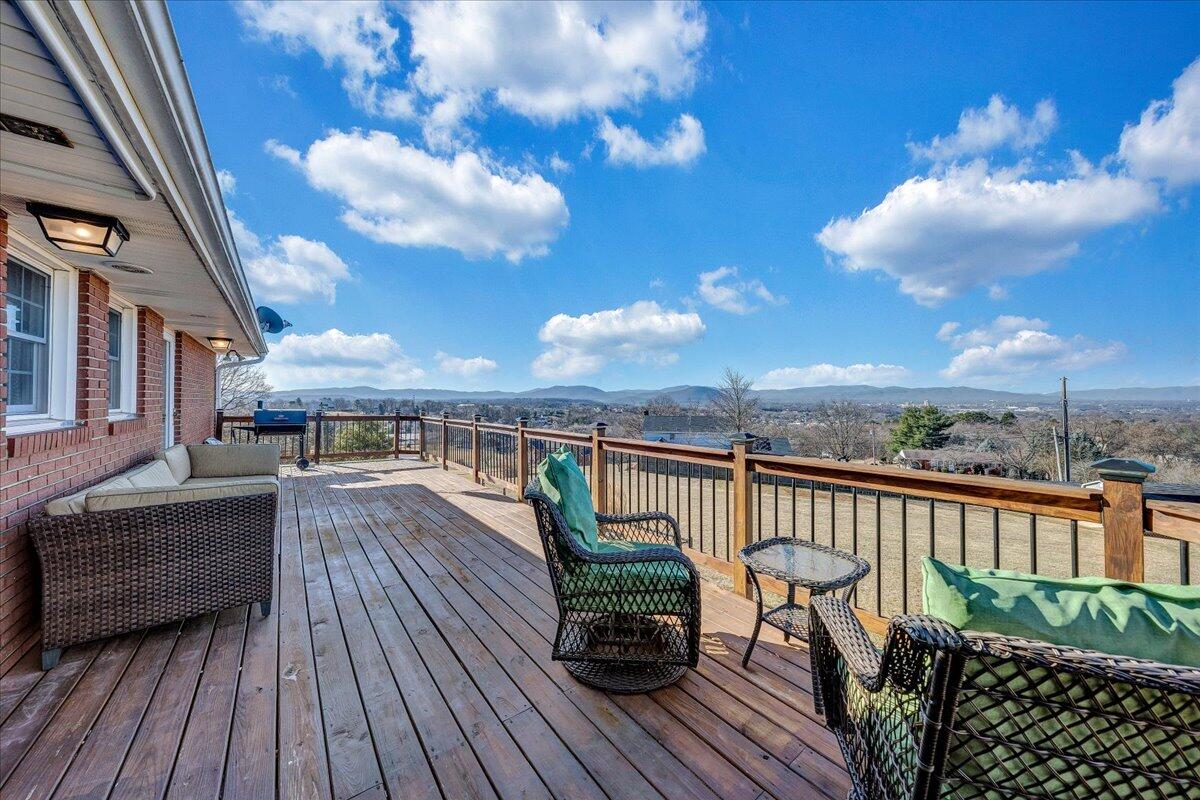 857 Olney Road Vinton, VA 24179 - Photo 28 of 45 a view of balcony with furniture