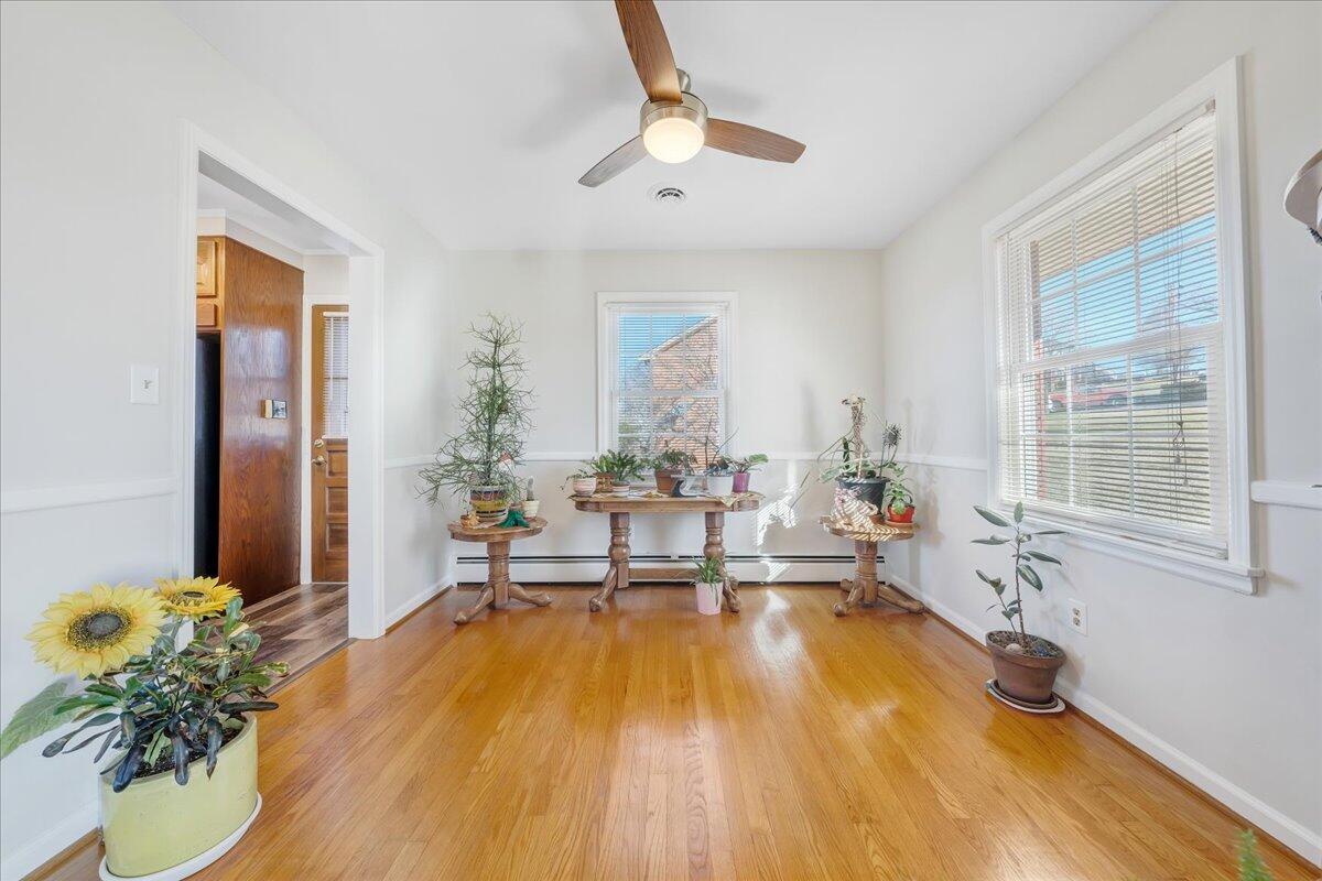 857 Olney Road Vinton, VA 24179 - Photo 4 of 45 a living room with furniture and a large window