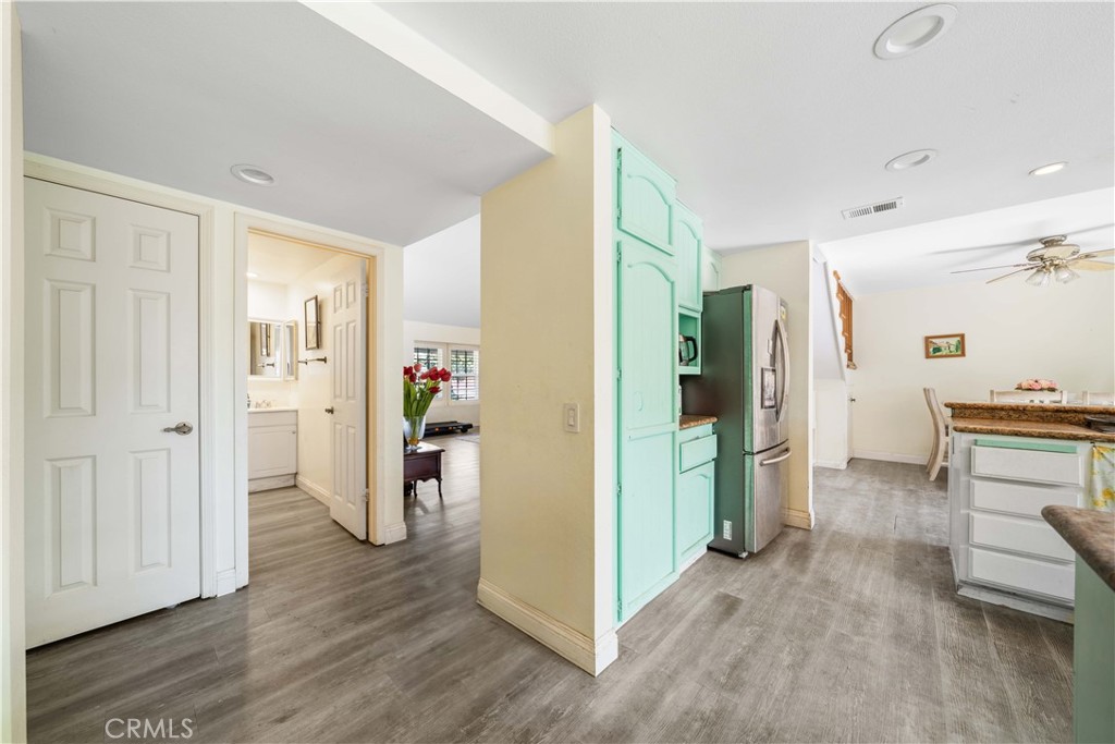 38 Carver Irvine, CA 92620 - Photo 21 of 55 a view of a living room