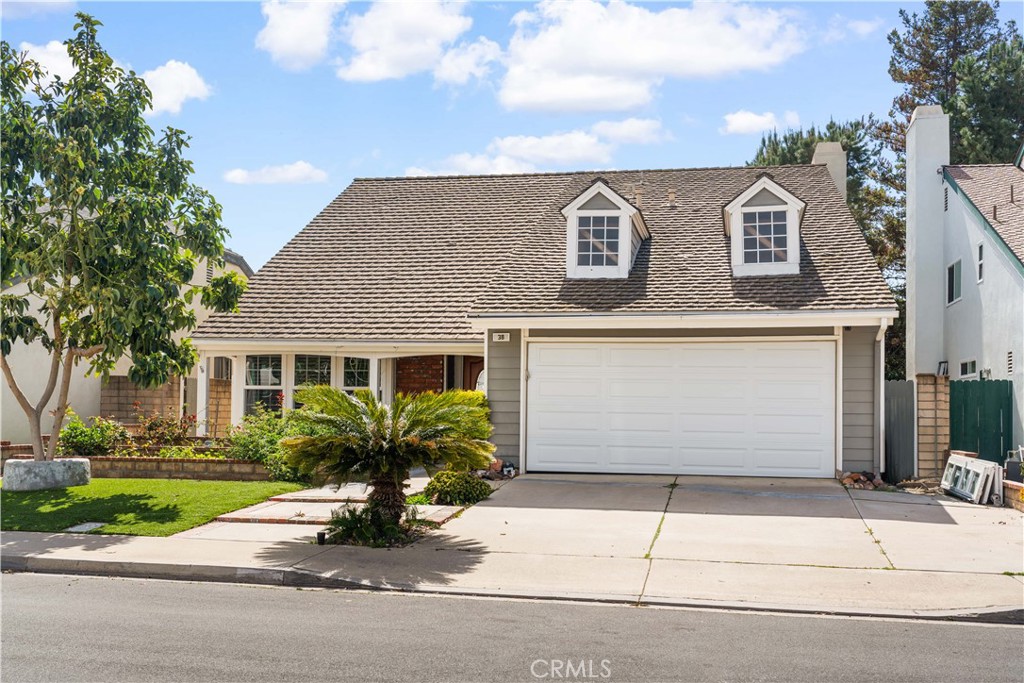 38 Carver Irvine, CA 92620 - Photo 3 of 55 a view of a house with a garden